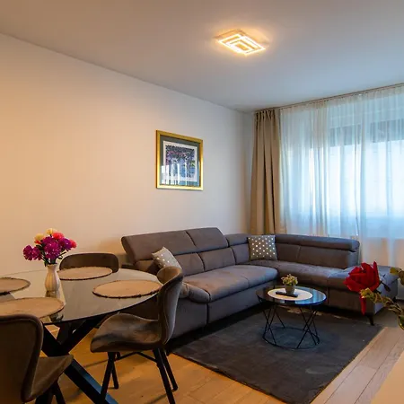 Flexible Selfcheckins 63 - Zagreb - Loggia - Brand New Appartement Buitenkant foto
